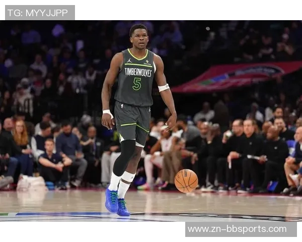 森林狼新赛季备战热情高涨爱德华兹迪文里德训练照展笑颜