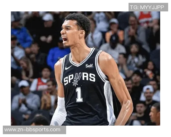 文班亚马上半场表现亮眼9投4中贡献10分5篮板1盖帽 文班亚马上半场表现亮眼9投4中贡献10分5篮板1盖帽